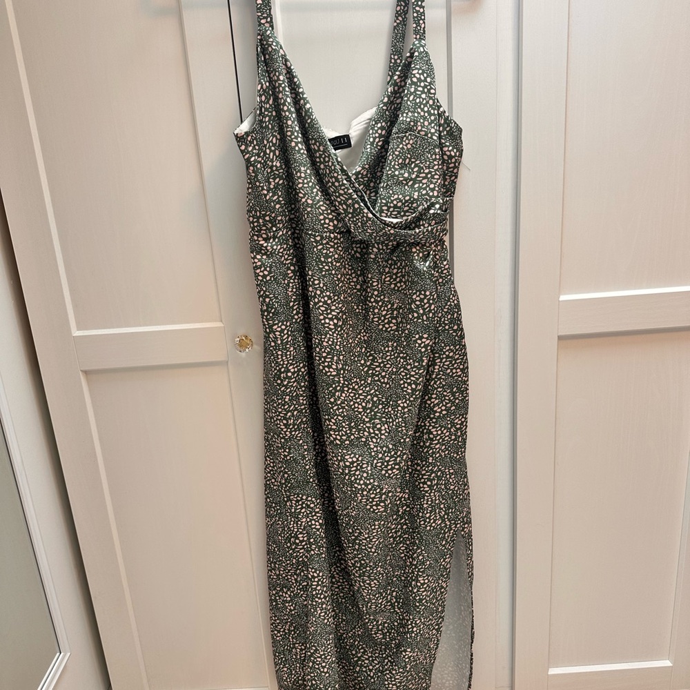 Satin maxi dress side slit, slip dress. Green and pink print surplice top - Picture 7 of 9